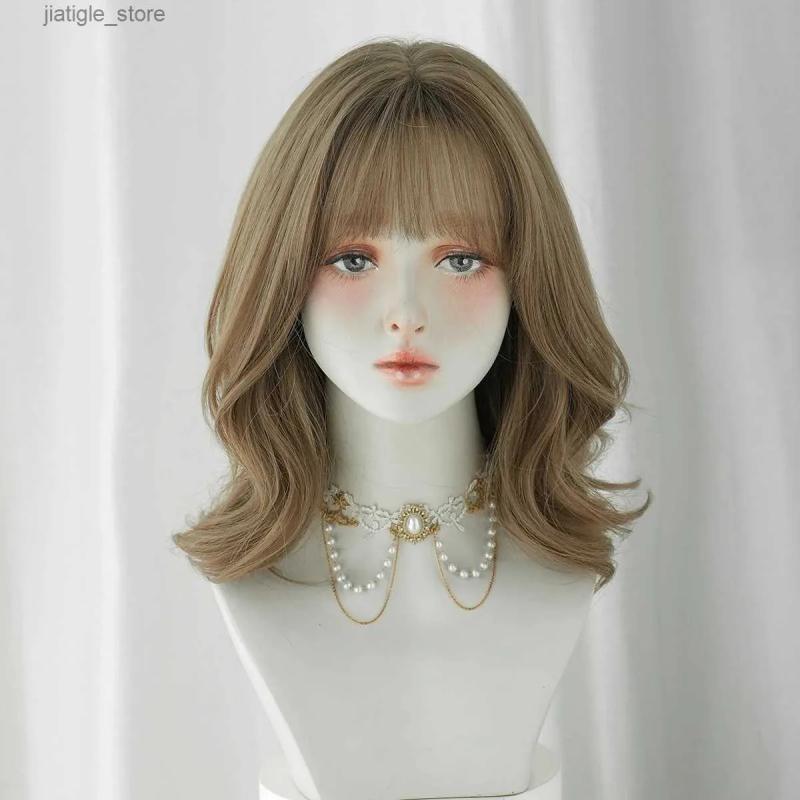 Synthetic Wigs* |  Namm Light Brown Women Wig For Women Daily Party Short Wavy Wigs Synthetic Wigs With Fluffy Bangs Heat Resistant Lolita Cosplay Y240401 Synthetic Wigs* Auburn