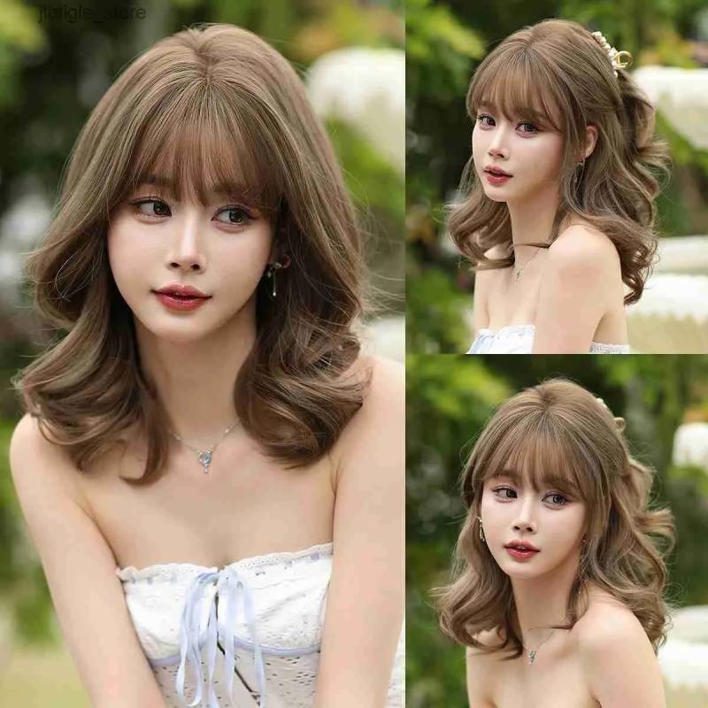 Synthetic Wigs* |  Namm Light Brown Women Wig For Women Daily Party Short Wavy Wigs Synthetic Wigs With Fluffy Bangs Heat Resistant Lolita Cosplay Y240401 Synthetic Wigs* Auburn